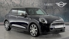 MINI Hatchback 1.5 Cooper Exclusive Premium 5dr Auto Petrol Hatchback